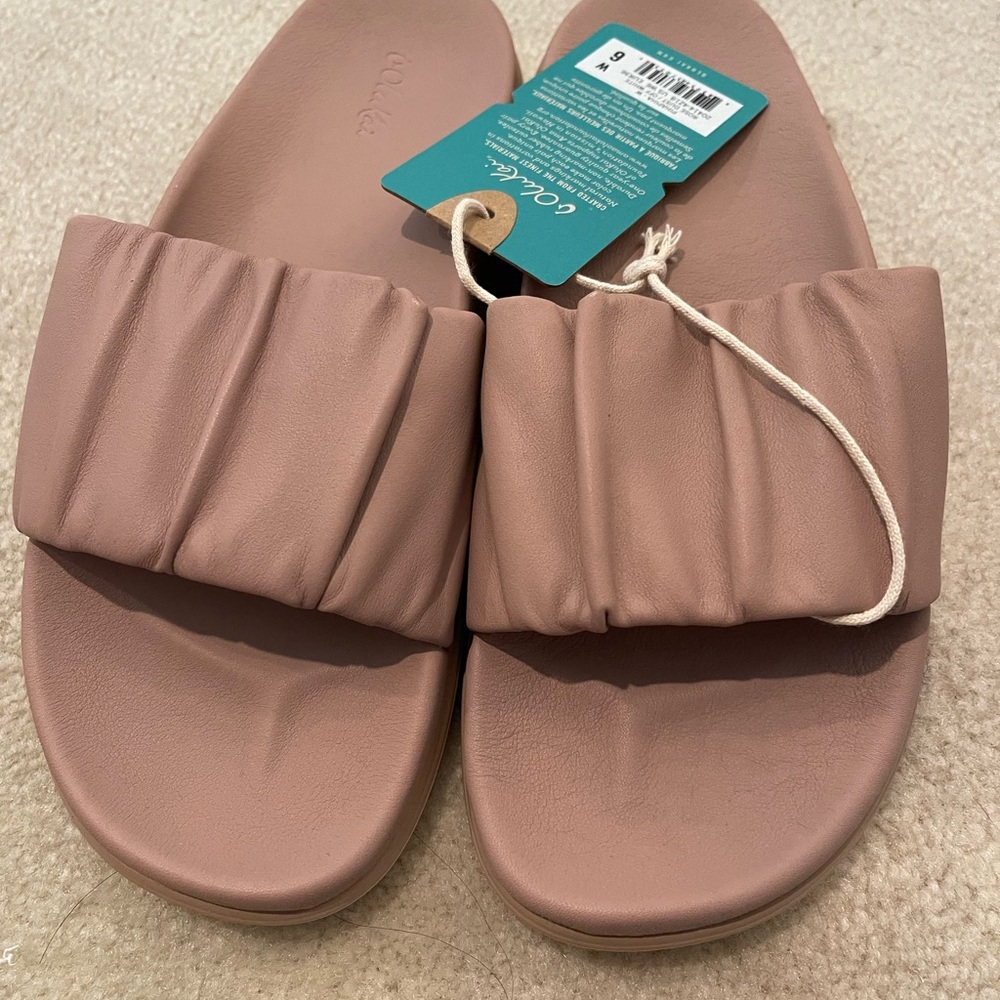 Olukai PihaPiha Wide Rose Dust/Off White Sandals